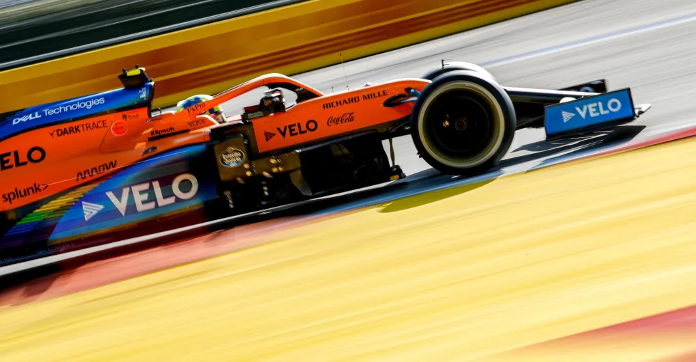AkzoNobel помогает команде McLaren