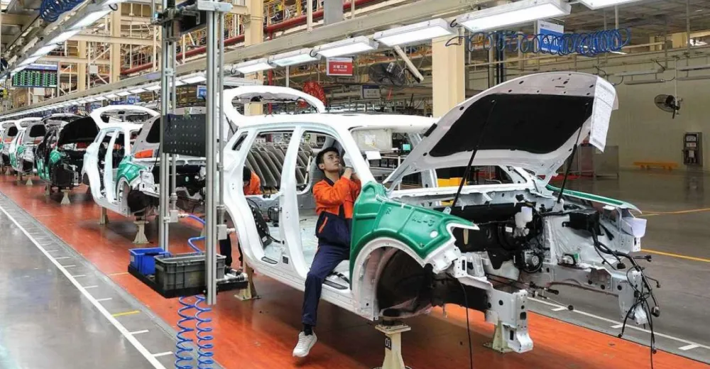 Китай стал самым крупным в мире экспортером автомобилей