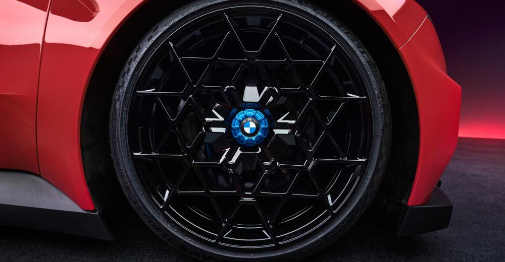 Колеса нового BMW M3 тормозят по отдельности