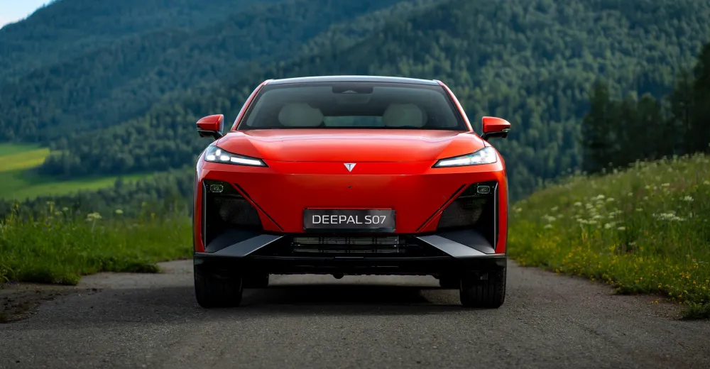 Changan Auto открыл официальные продажи Deepal S07 в России 