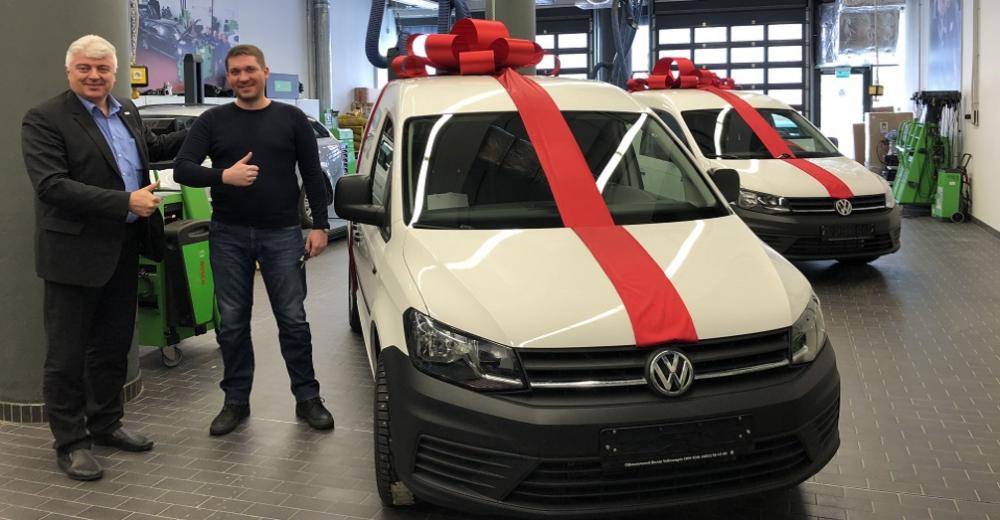 Победители акции программы eXtra получили автомобили
