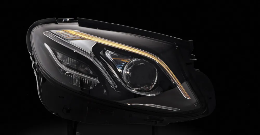 Daimler наградил HELLA