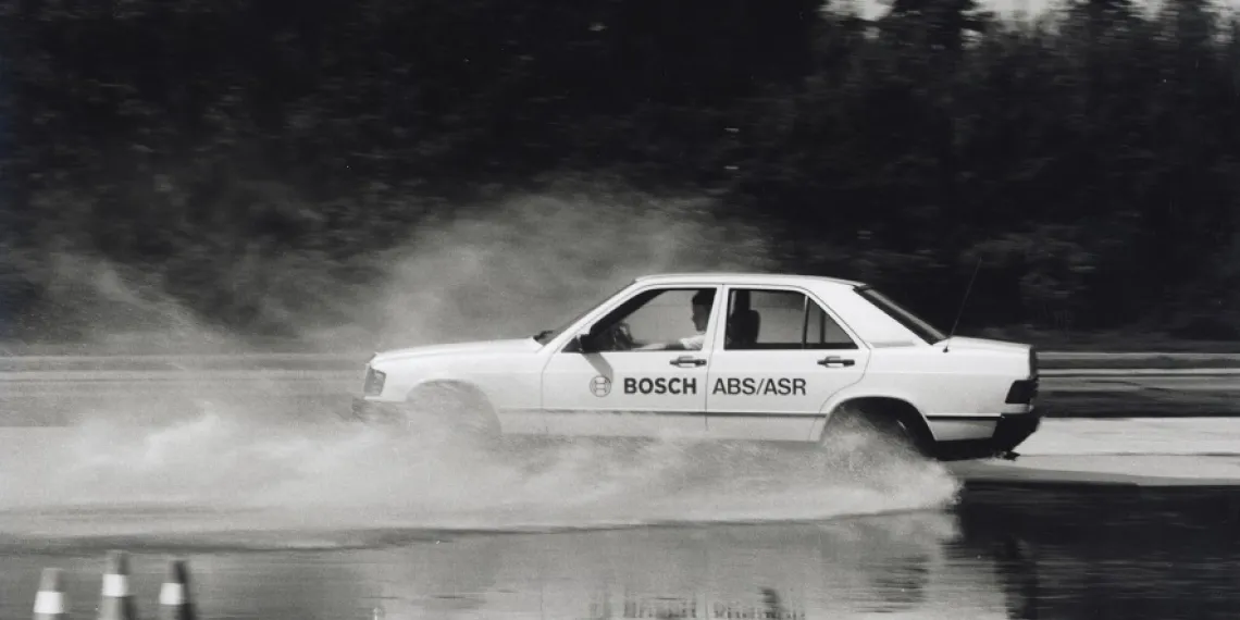 Антиблокировочной системе Bosch 40 лет