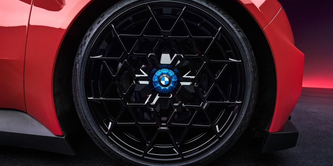Колеса нового BMW M3 тормозят по отдельности